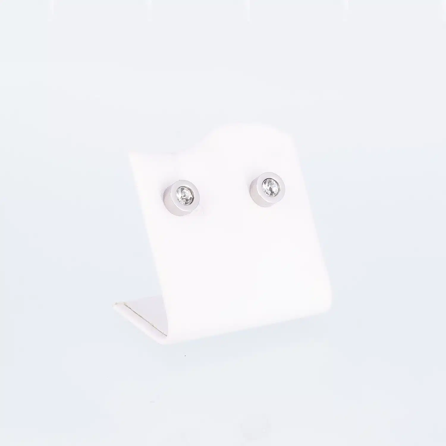 Silberne Magnet-Ohrstecker mit einem Zirkoniastein