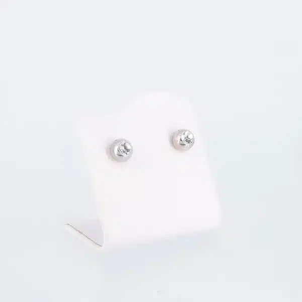 Silberne Magnet-Ohrstecker mit einem Zirkoniastein