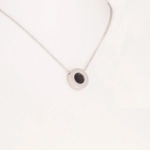 Magnetanhänger silberfarben mit einem schwarzen Zirkonia