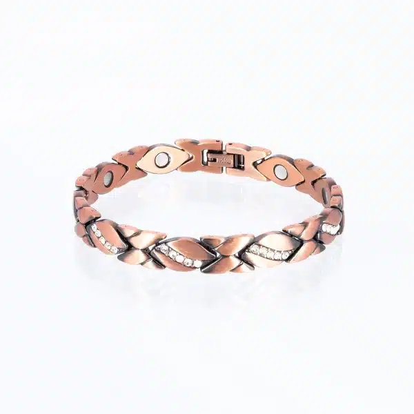 Ein Magnetarmband aus Kupfer mit weißen Zirkoniasteinen