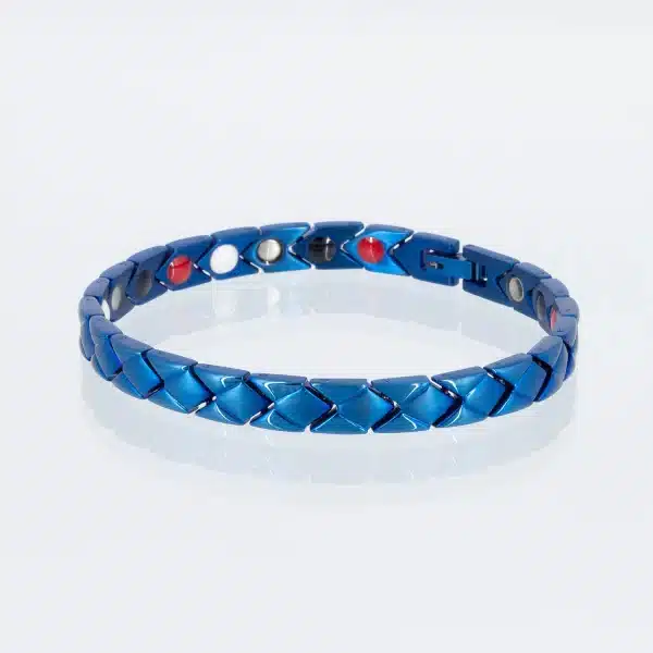 Ein Energiearmband mit Rauten und einer blauen Beschichtung