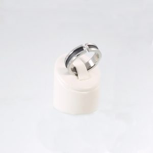 Magnetring Style 11 in silber, schwarz mit Zirkonia