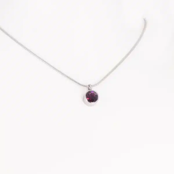 Magnetanhänger Stille Kraft mit einem auberginefarbenem Zirkonia
